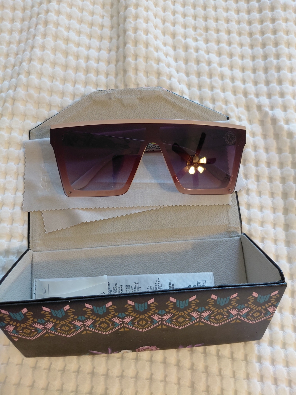 Stylish Rose Gradient Shield Sunglasses - Nicole Lee
